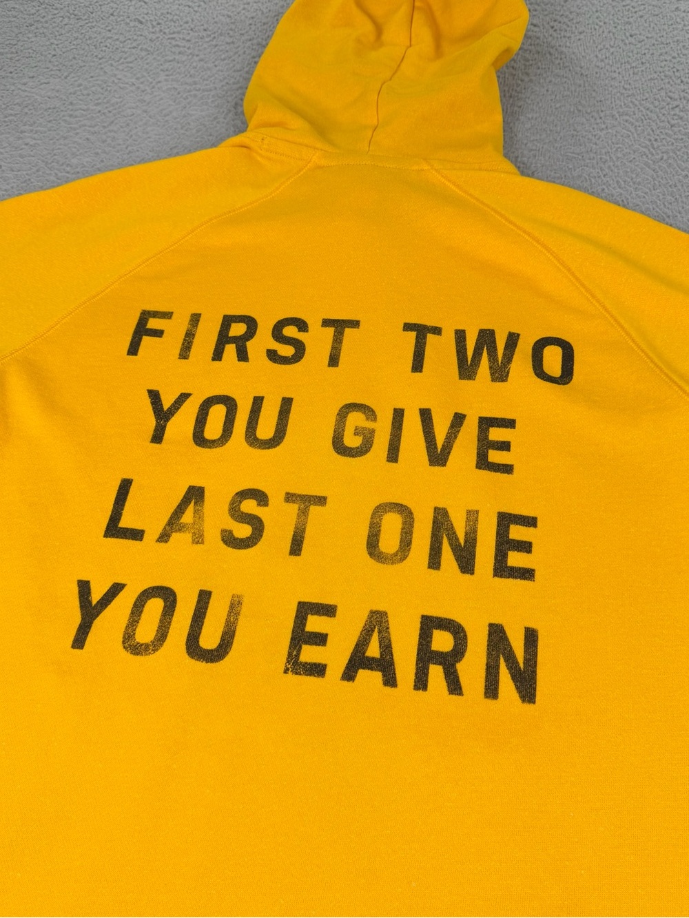 Under Armour The Rock Project Hoodie Mens Large Yellow Short Sleeve Pullover - Picture 9 of 10